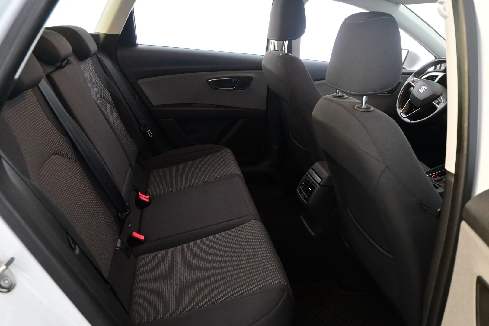 Car Image - 7fJHoaxZRciw5g0e4hTr2V