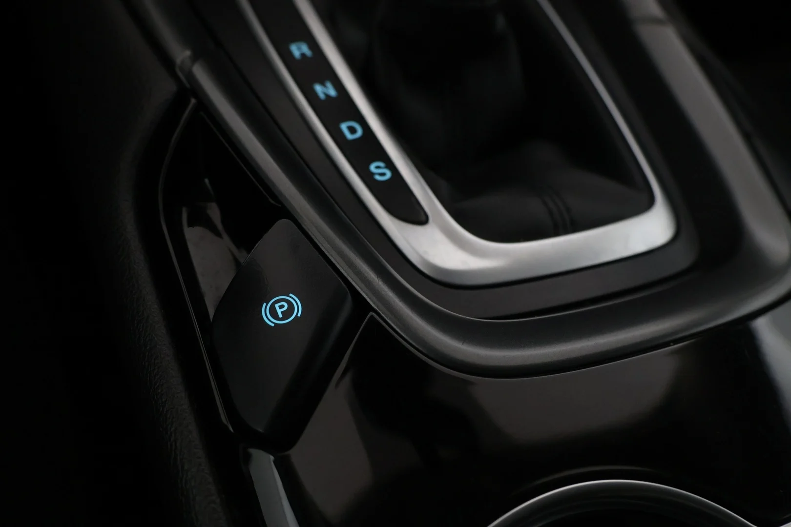Car Image - 5VjyBknPQDnhwYeOqzQ6xf