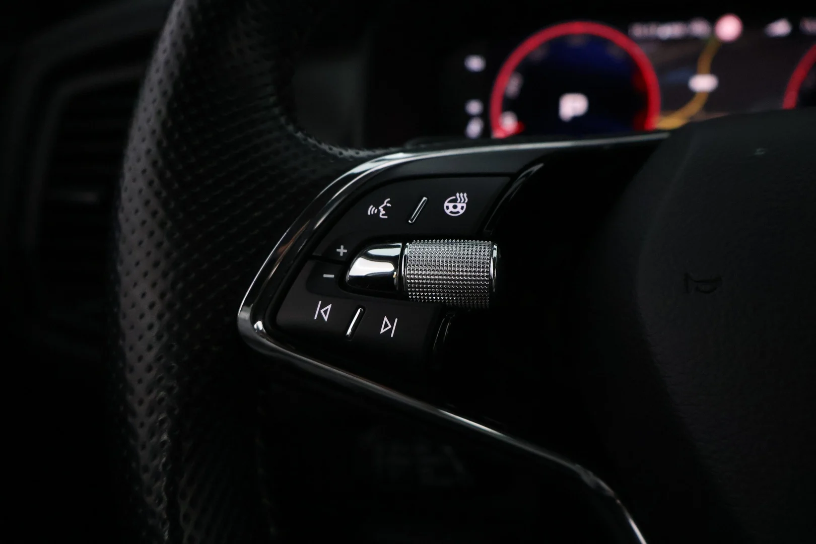 Car Image - 5Q7TPXnHgjJXTB5Whzotox