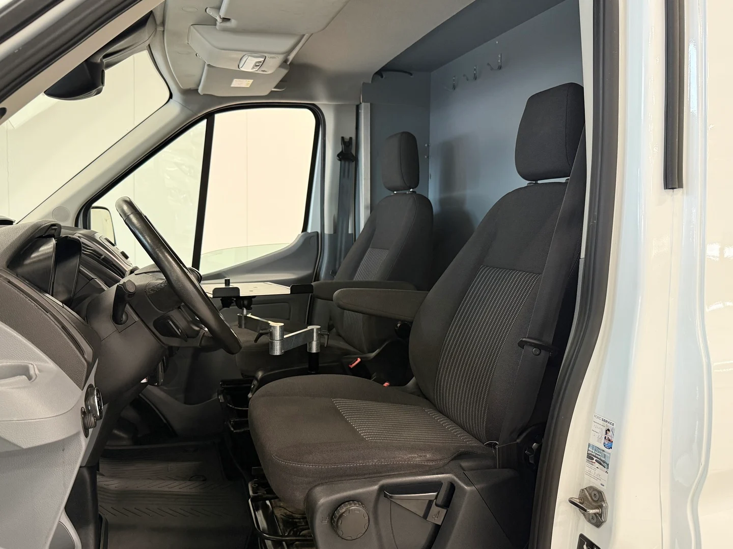 Car Image - 1Y1b6m0g1Wb4GwE3RpZLW6