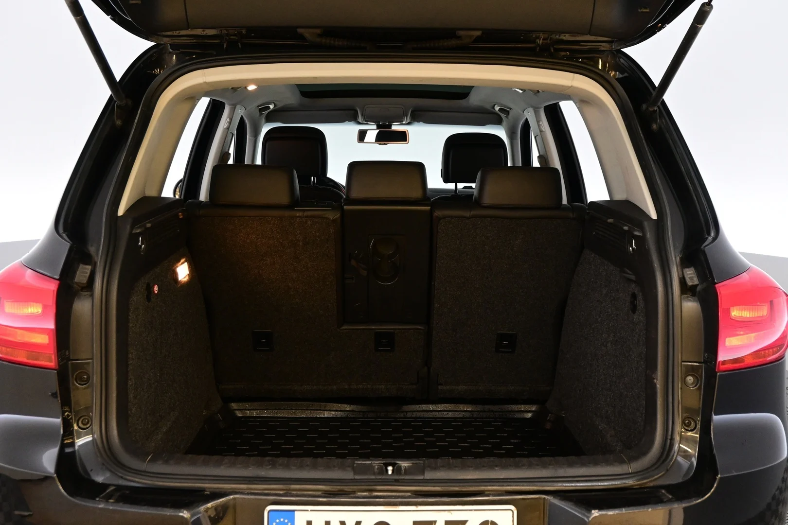 Car Image - Y6PVhPx4tZ4diMNYaqIQo