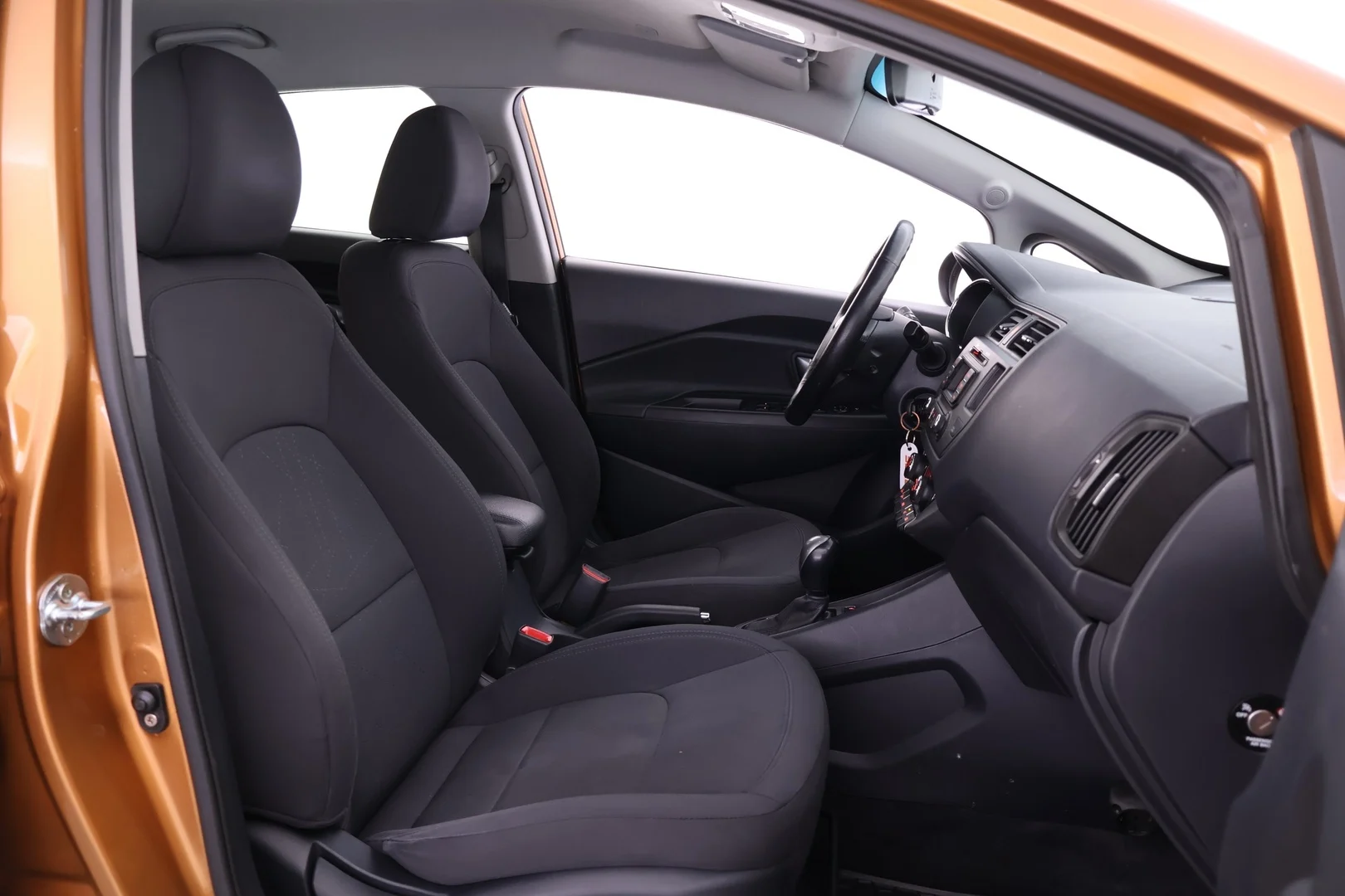 Car Image - j9L2AtVIp4caj3RrIkMXH