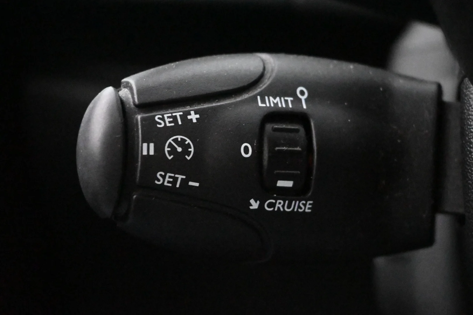 Car Image - 4h7GMv6NqeuQAoI8iqNTj1