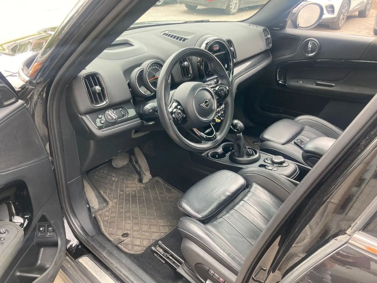 Car Image - 4KFSZ8nj8iIPlmlJsy7m5D