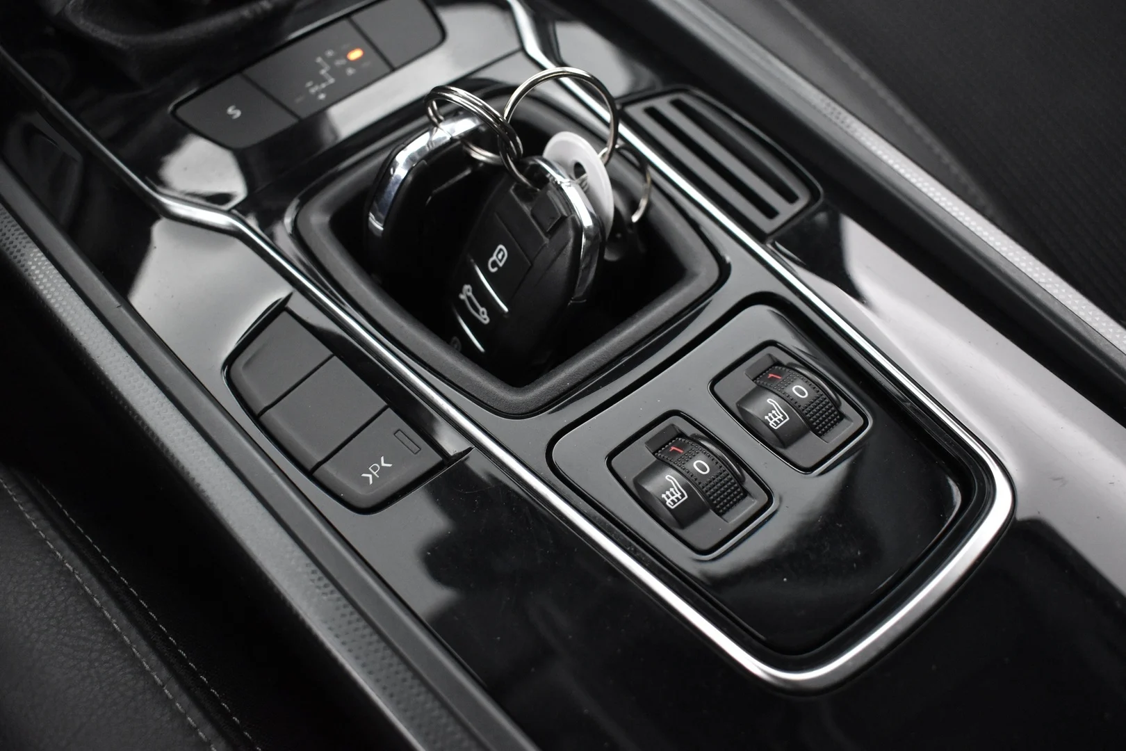 Car Image - mhyTFhZQoedqssjefeC9u