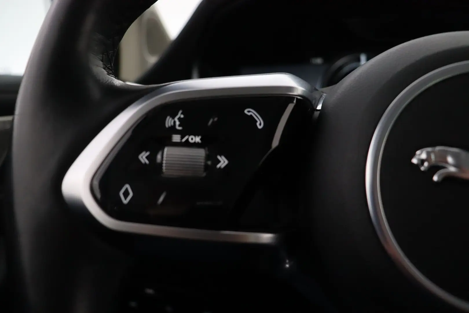 Car Image - 7CxCasGOnmChsGmOVMVRMo