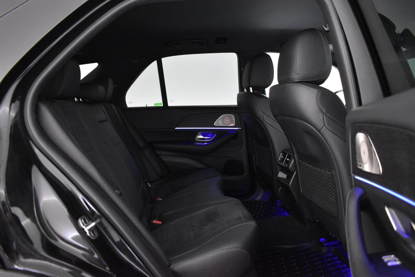 Car Image - 3oV7QXH3MQfszv42GSi5zl
