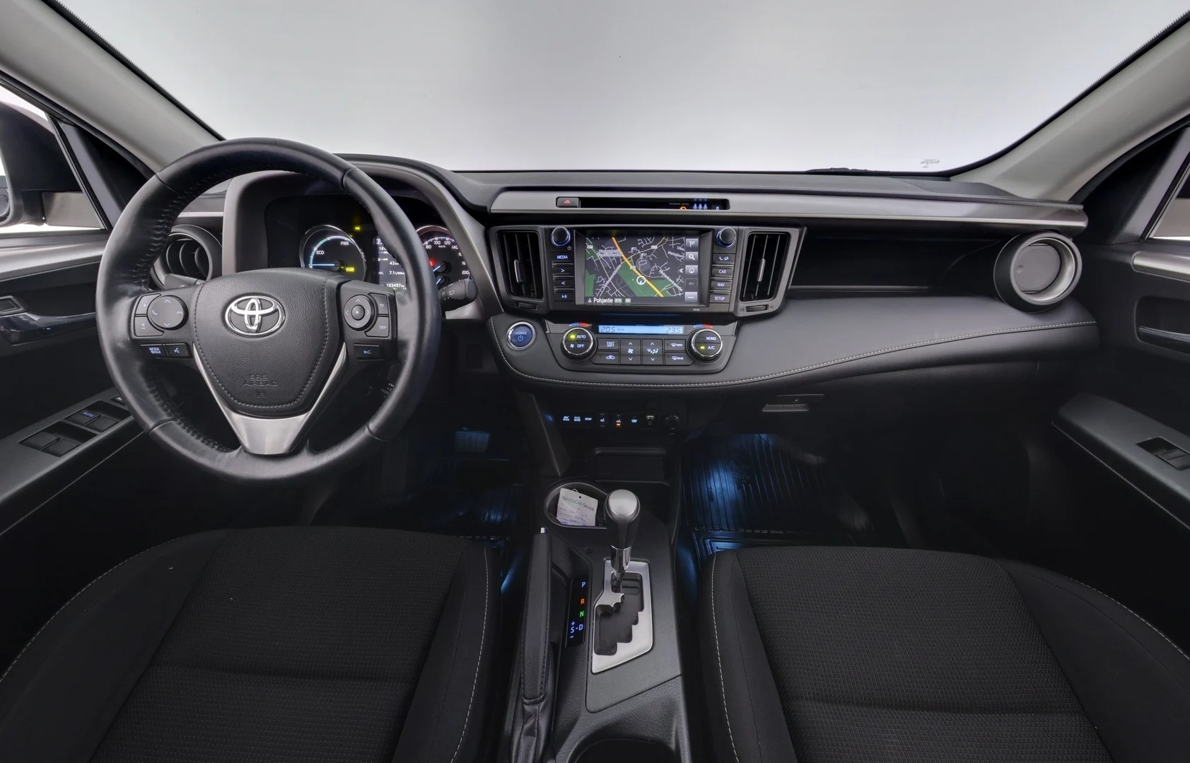 Car Image - RyOYXlLZwPC0aTGEDP7xU