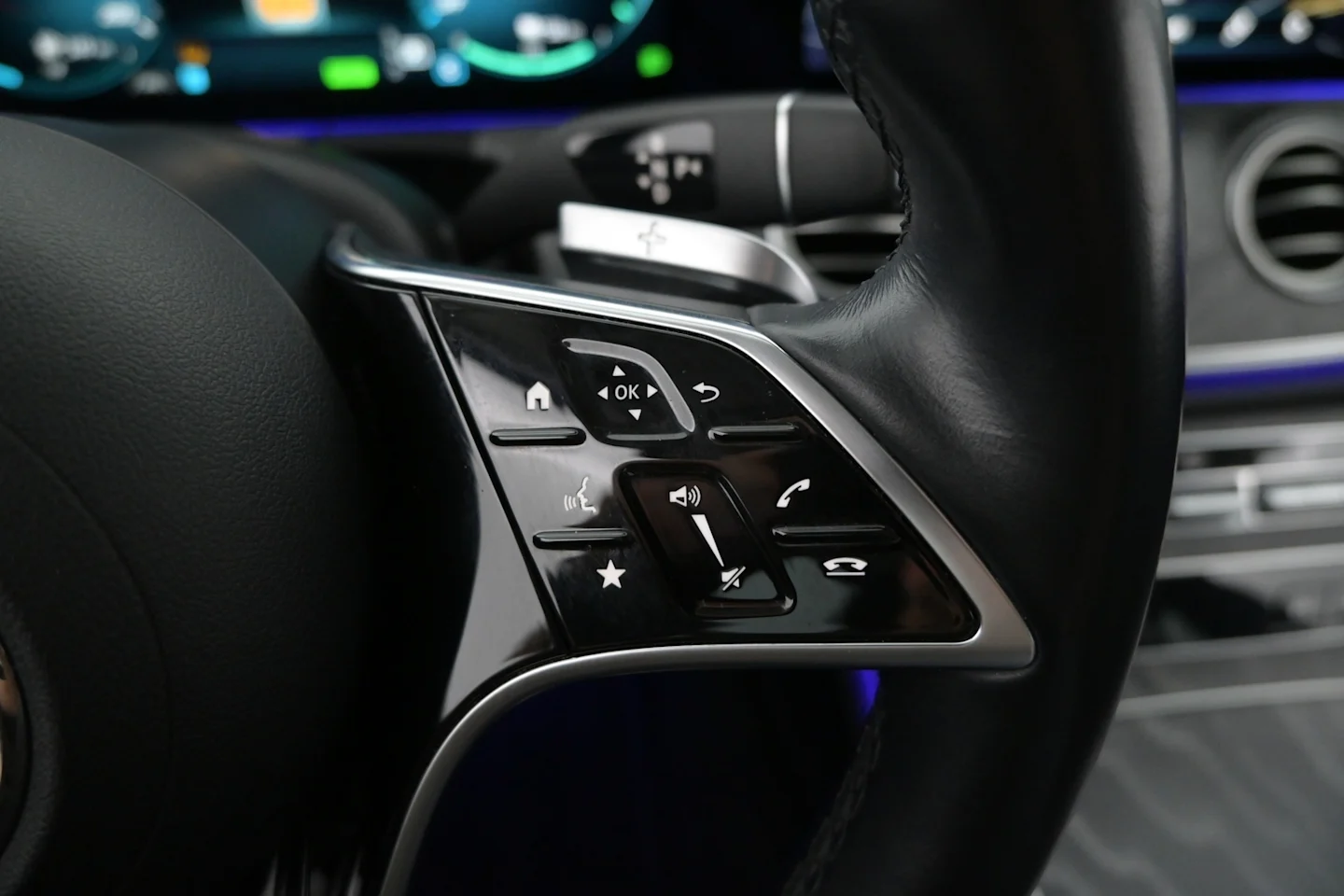 Car Image - 37Aj3VYshQSYGeFjnoV06K