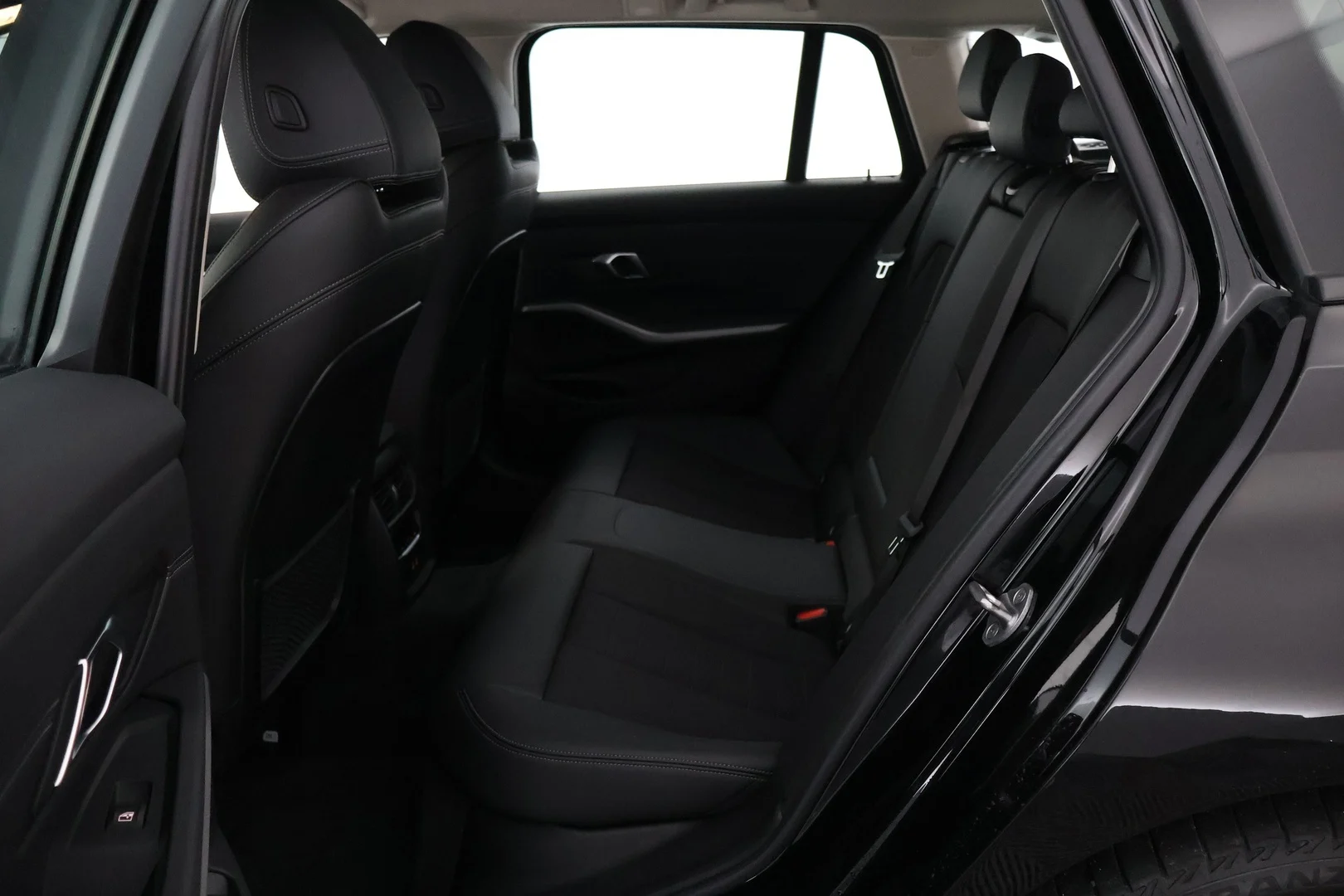 Car Image - 5c42CAoBa8lWlVfhPDl3wY