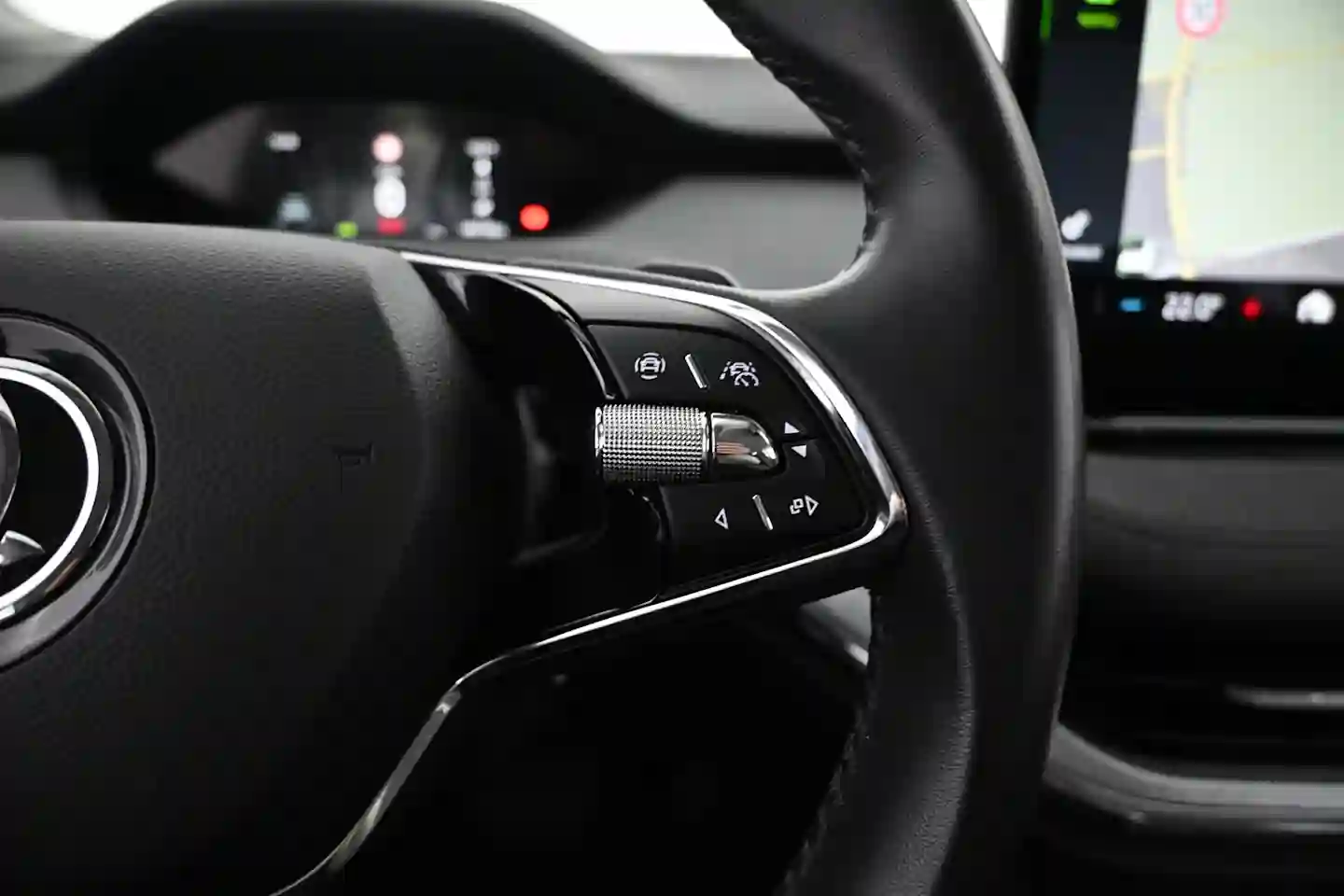 Car Image - Sx5FfyAITcq6GHgIKhwgO