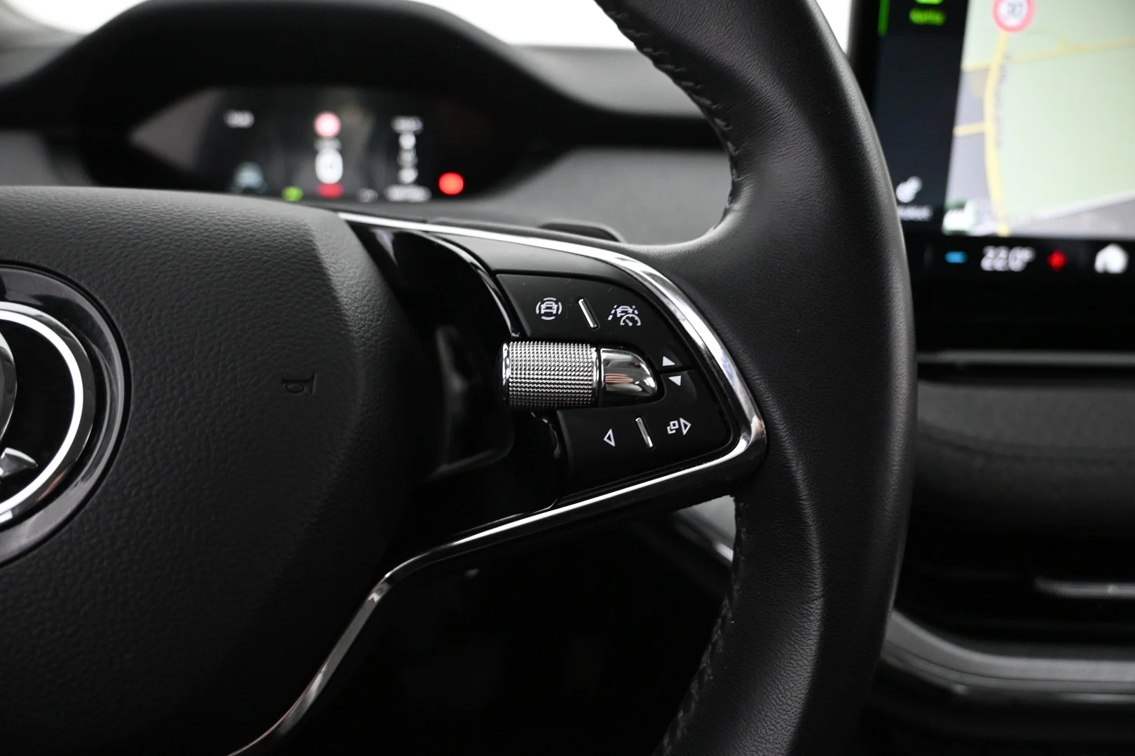Car Image - Sx5FfyAITcq6GHgIKhwgO