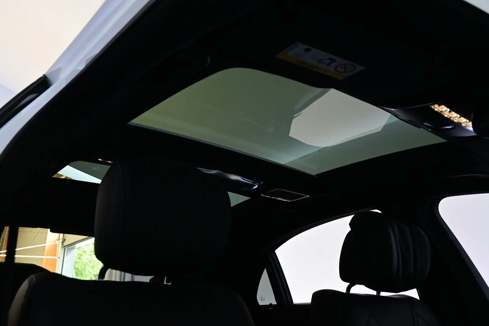 Car Image - 2D5pwRwp0TPwkIjVdKKqHT