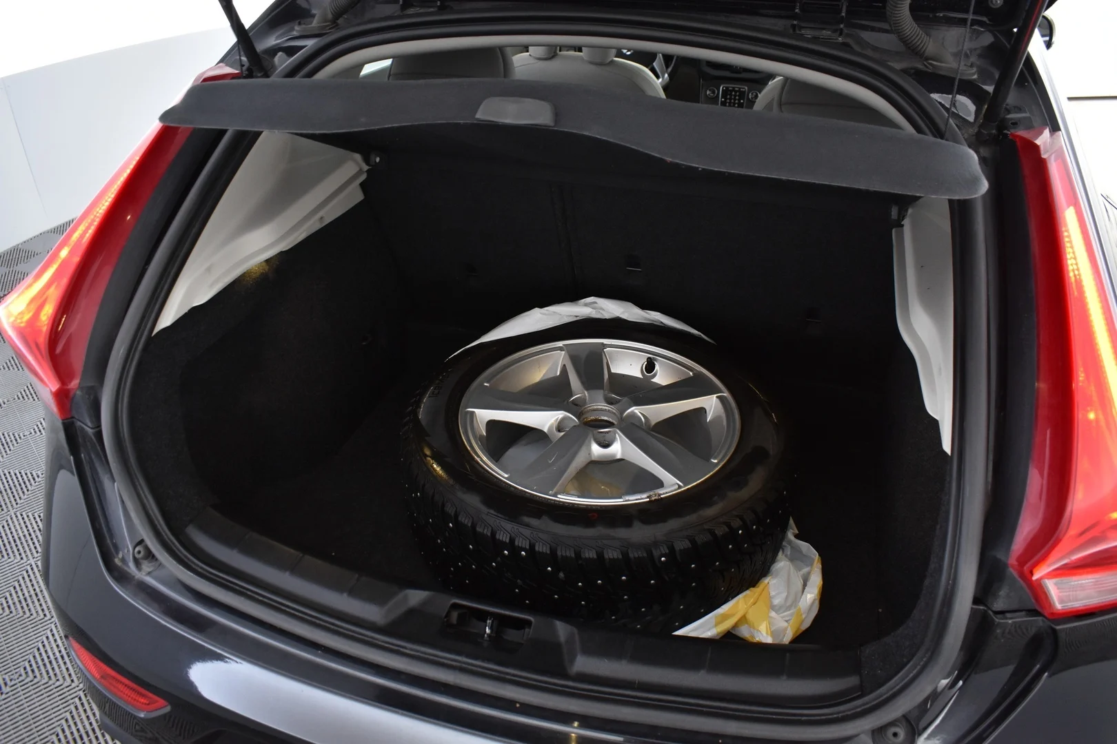 Car Image - 5ZUQ7EJZVSRqXqG1l6xzq4