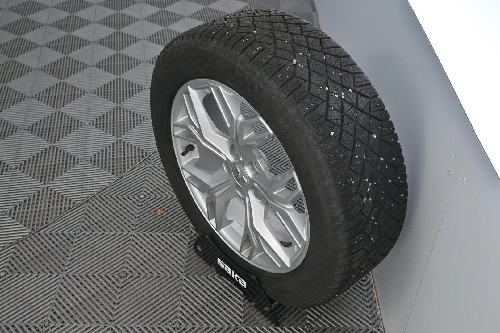 Car Image - 1OvFJIjkPc9ffGKD79aI2z
