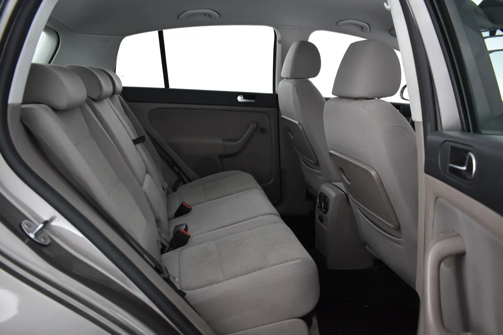 Car Image - 1lLICZA9rEl0kvtzTZv1hy