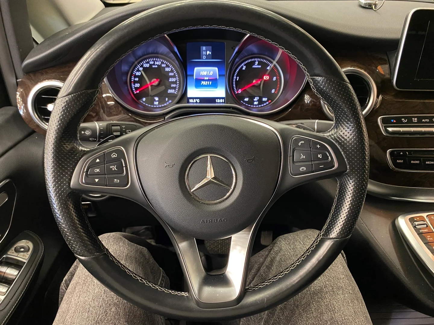 Car Image - 7dbOvq9v4OGVwDZ3Lk0wxo
