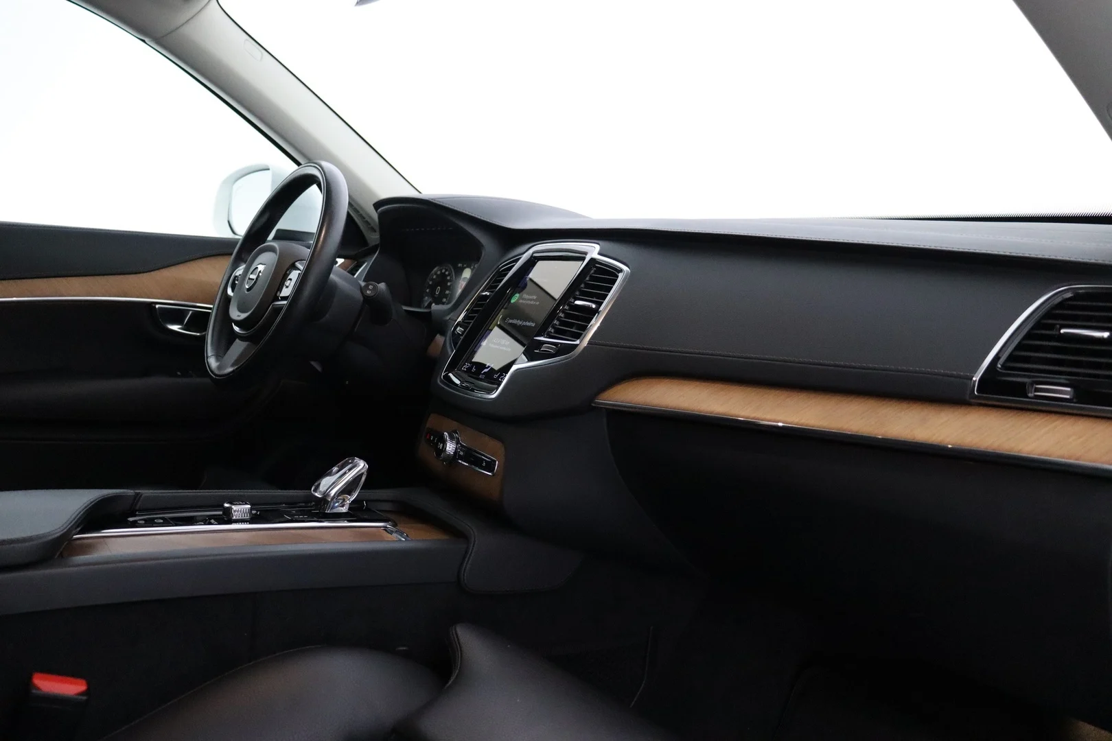 Car Image - 2MBbTSDhgg1PyLUQXcRg6E