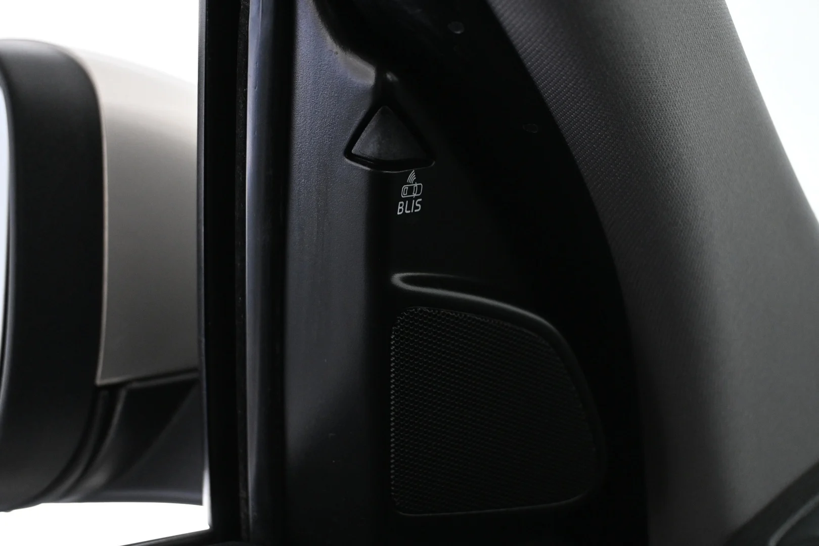 Car Image - 3CAUhooY5KnxC02QhsbC51