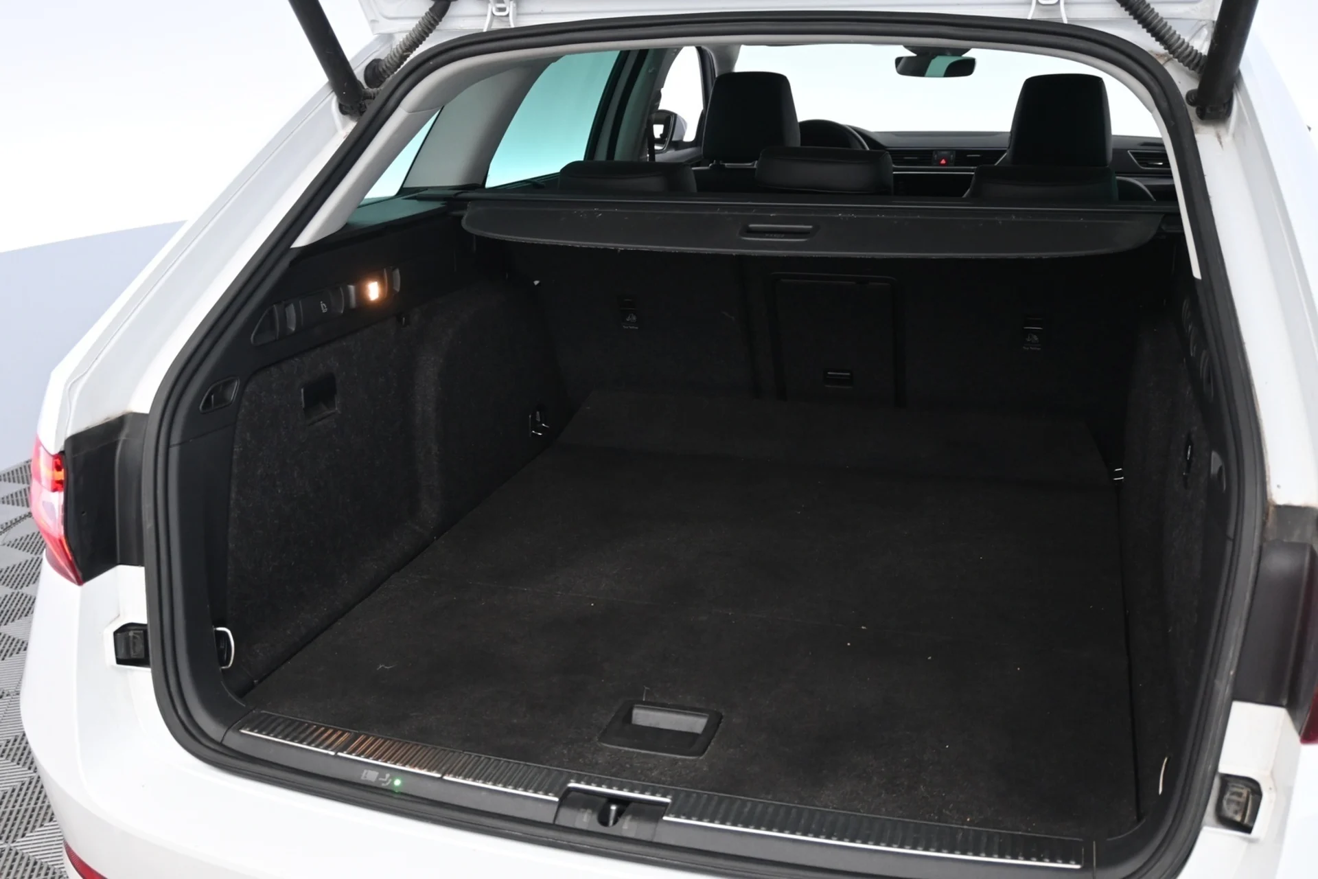 Car Image - 6pcBvad3Tn1MIbPyLfghBP