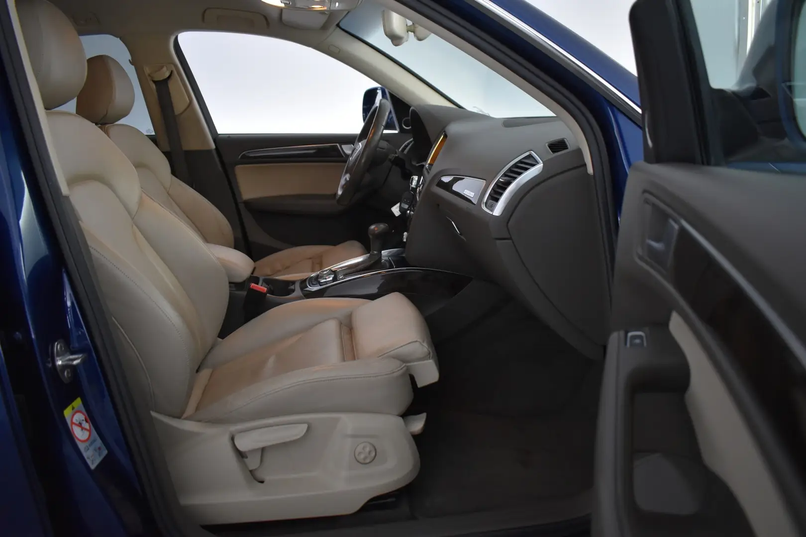 Car Image - 3ReWUYi70AcWMrYCBkge7u
