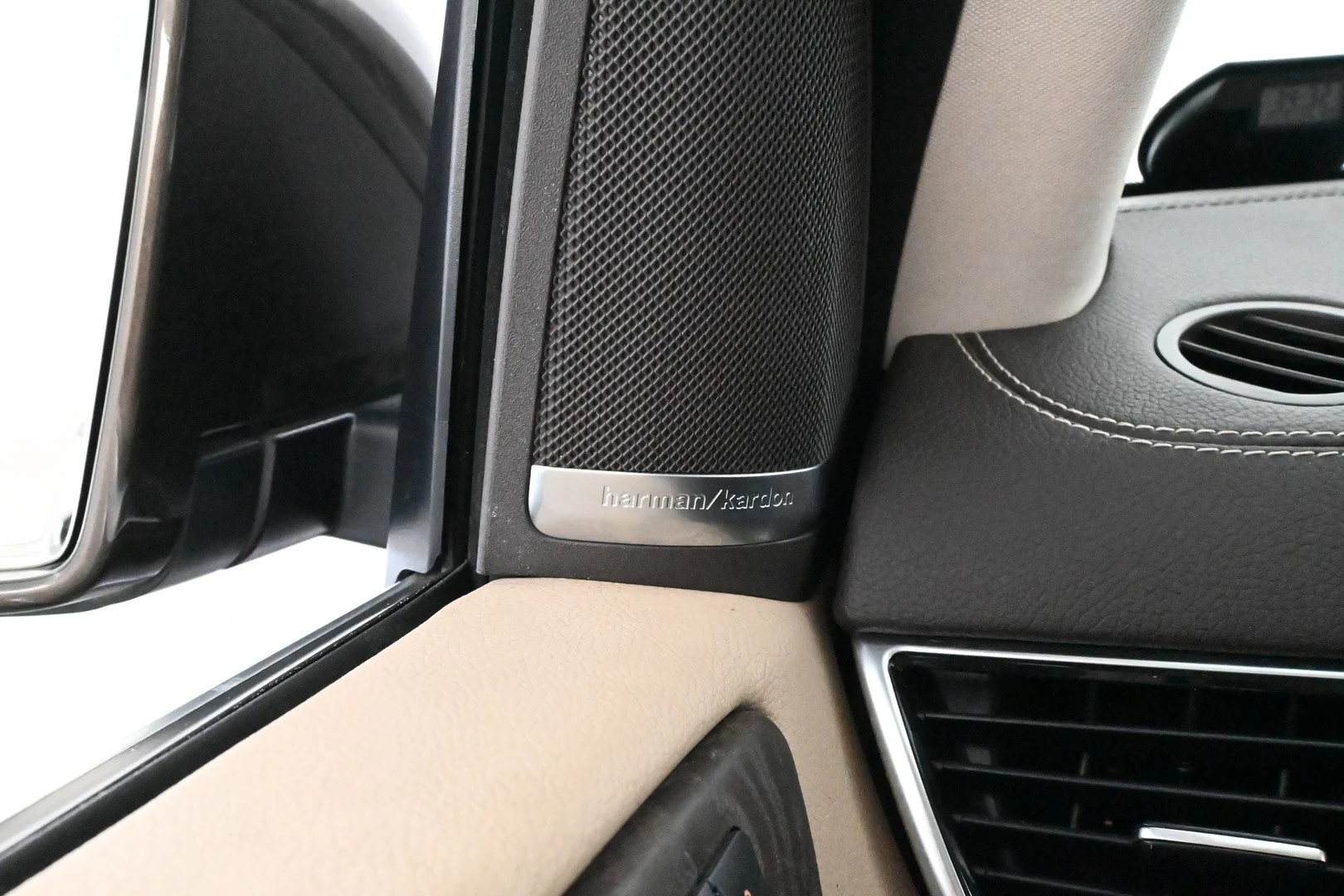 Car Image - 45cXTwuheaUHWnWoXcv8yq