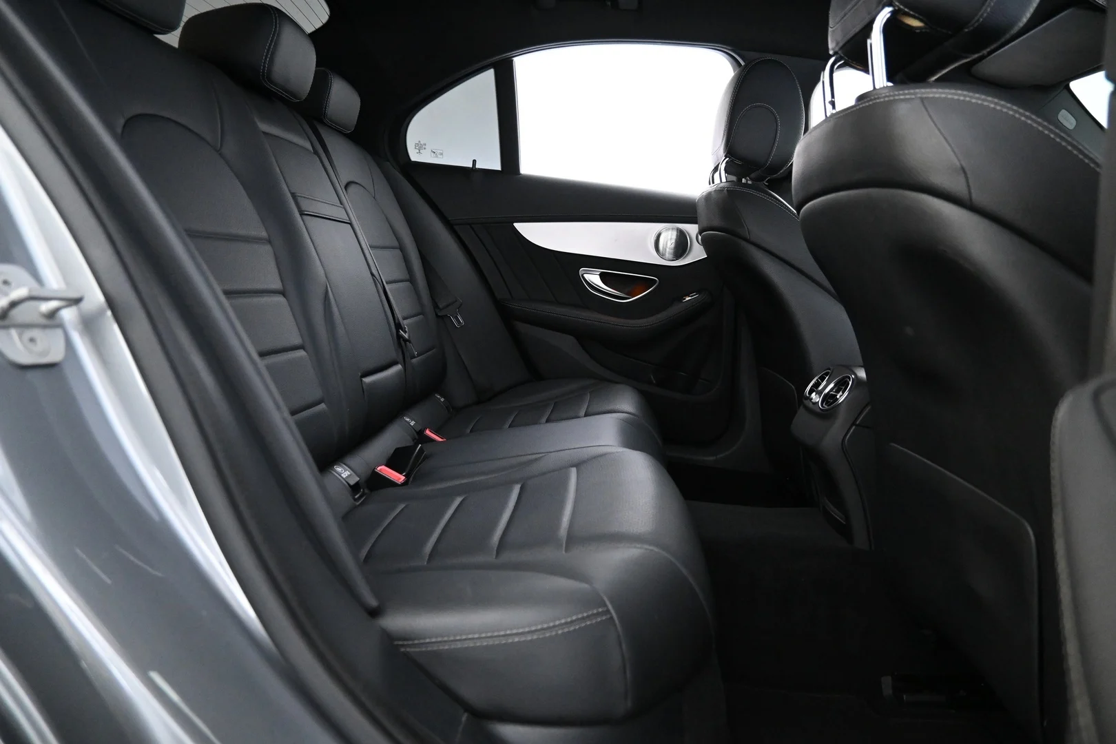 Car Image - 32pkXwHsruwF1wnhBdhBq