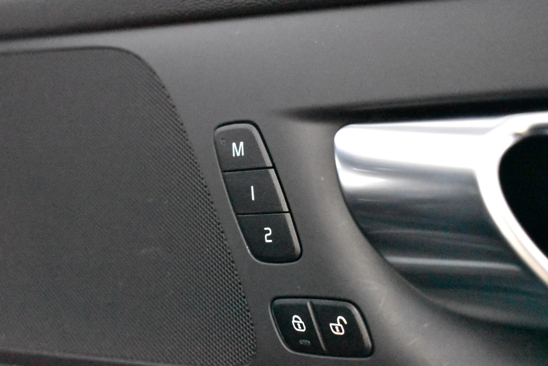 Car Image - 60snDbhJakJ9PqSUmY2WzU