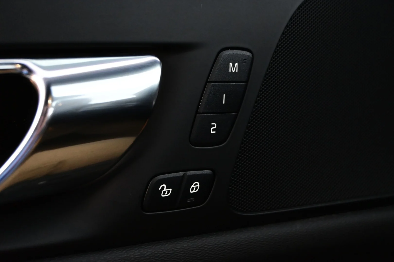 Car Image - 6tdxopTJumDh7j9t51Fyu