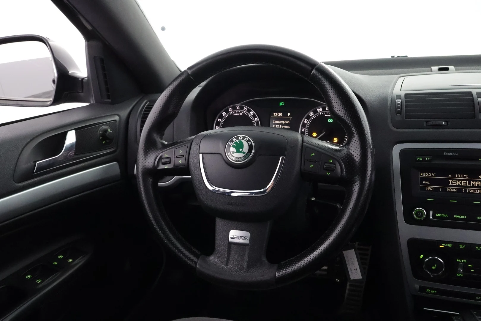 Car Image - 2NbI2NYfHAe1HN5tp48cvP