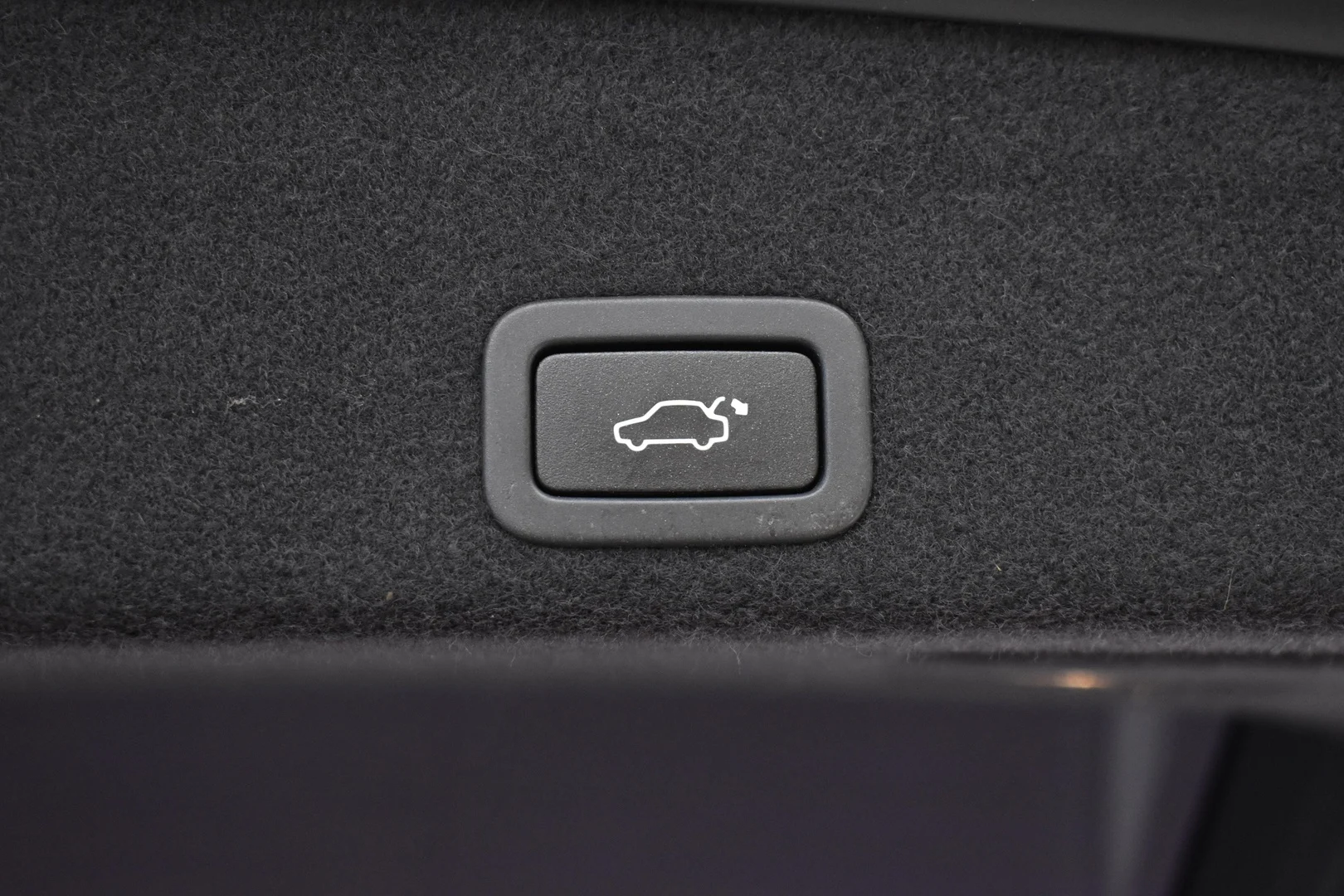 Car Image - 2EhyKUV5SdzWoVL4BIEgtF