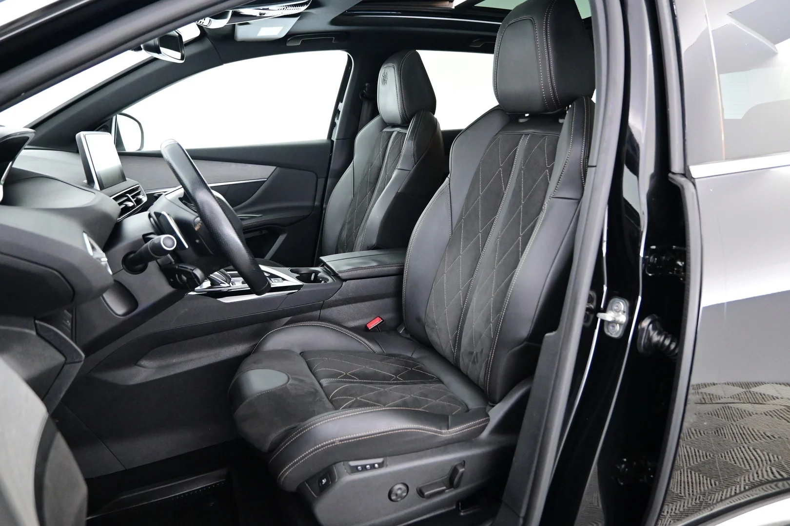 Car Image - 5WmgHp7NcrIfbkJcUVAIny
