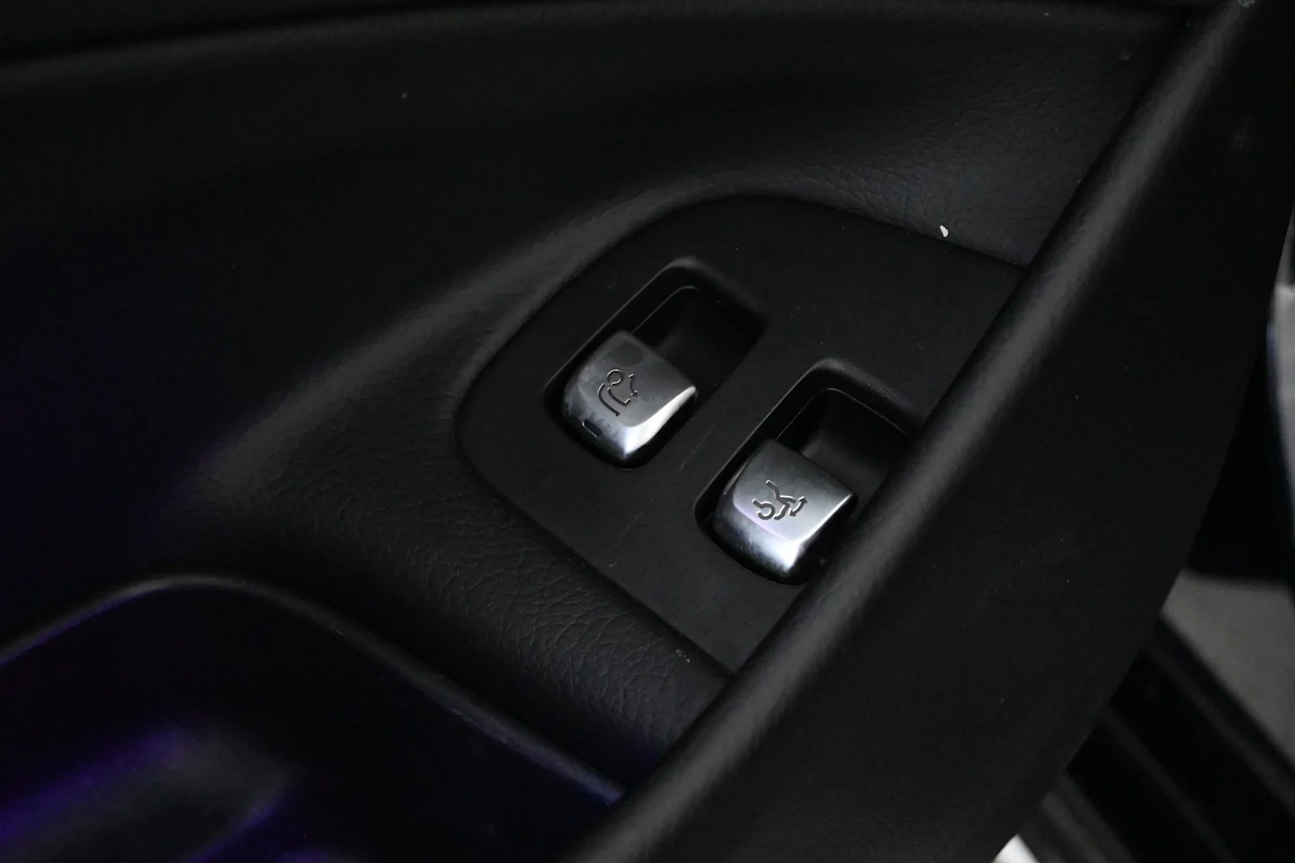 Car Image - 3IE0saZJOwIe47ioD0UjPC