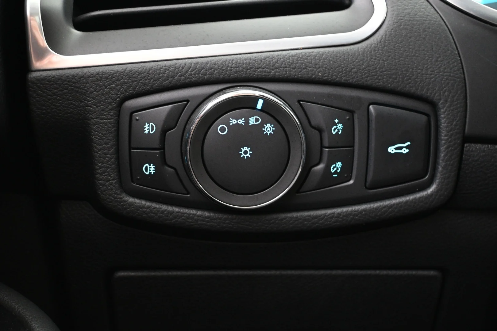 Car Image - 2KXEvzHyrw77APIVRBysUg