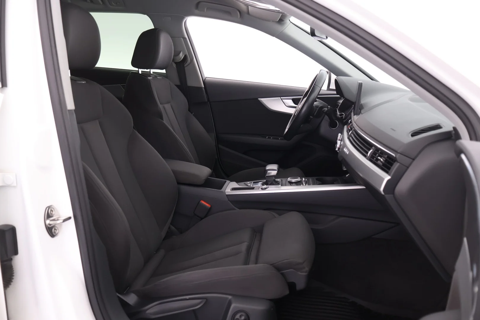 Car Image - 1qMfiVkhVRjWL8jd3DT2UI