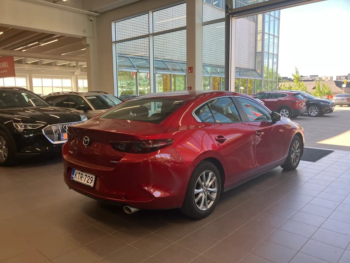 Car Image - 7HWb7JUaqwzywaLs9GBcV8