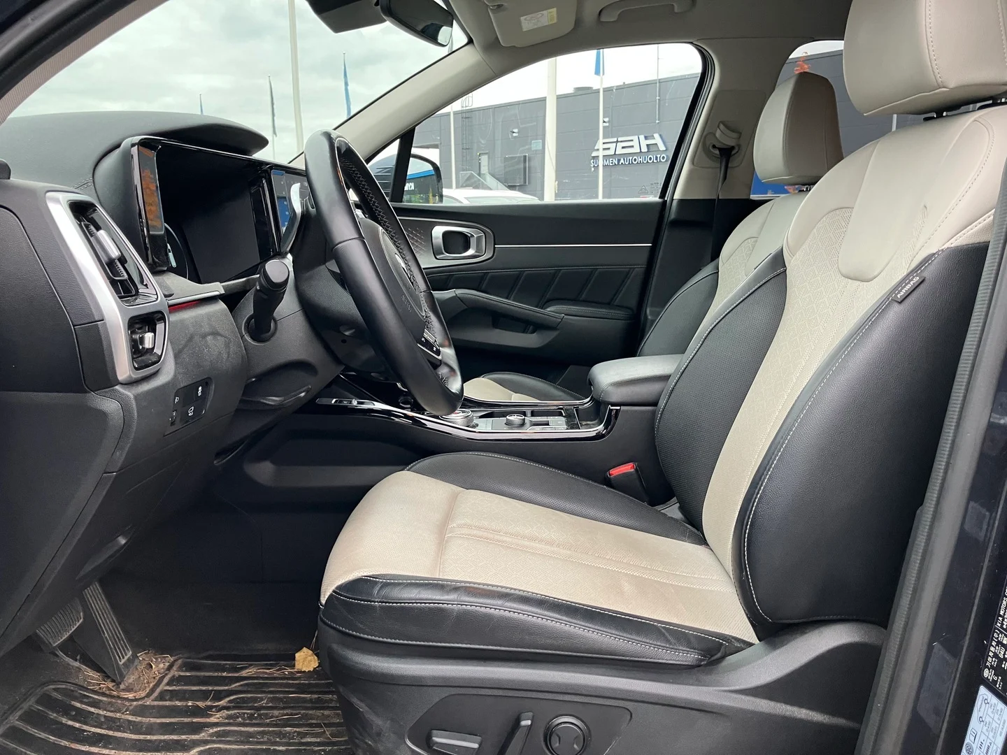 Car Image - 4CYRmauhgntLwTPqqt2wVc