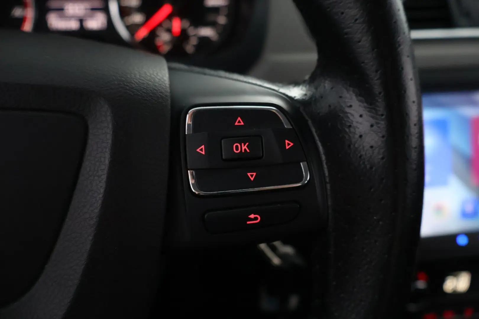 Car Image - 14LJBjdppavA5XptYf4ZUi