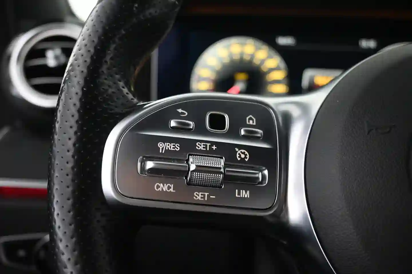 Car Image - 71IW2sAanS9mUPWxxe3yV9