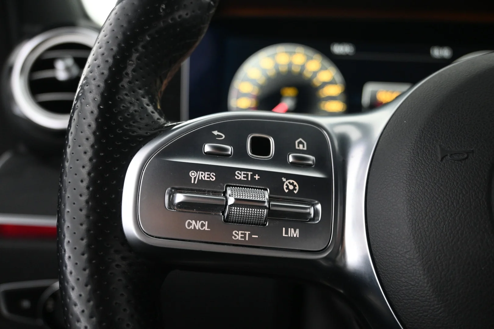 Car Image - 71IW2sAanS9mUPWxxe3yV9