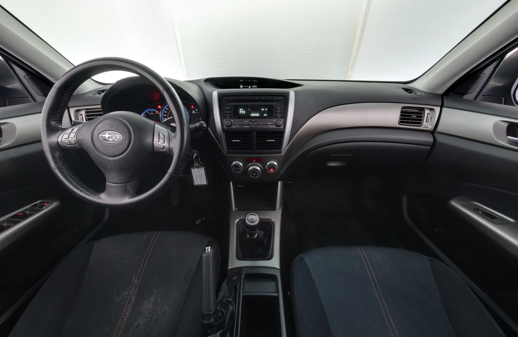 Car Image - Ka4eQhYhxUt00tCb7ZRjV