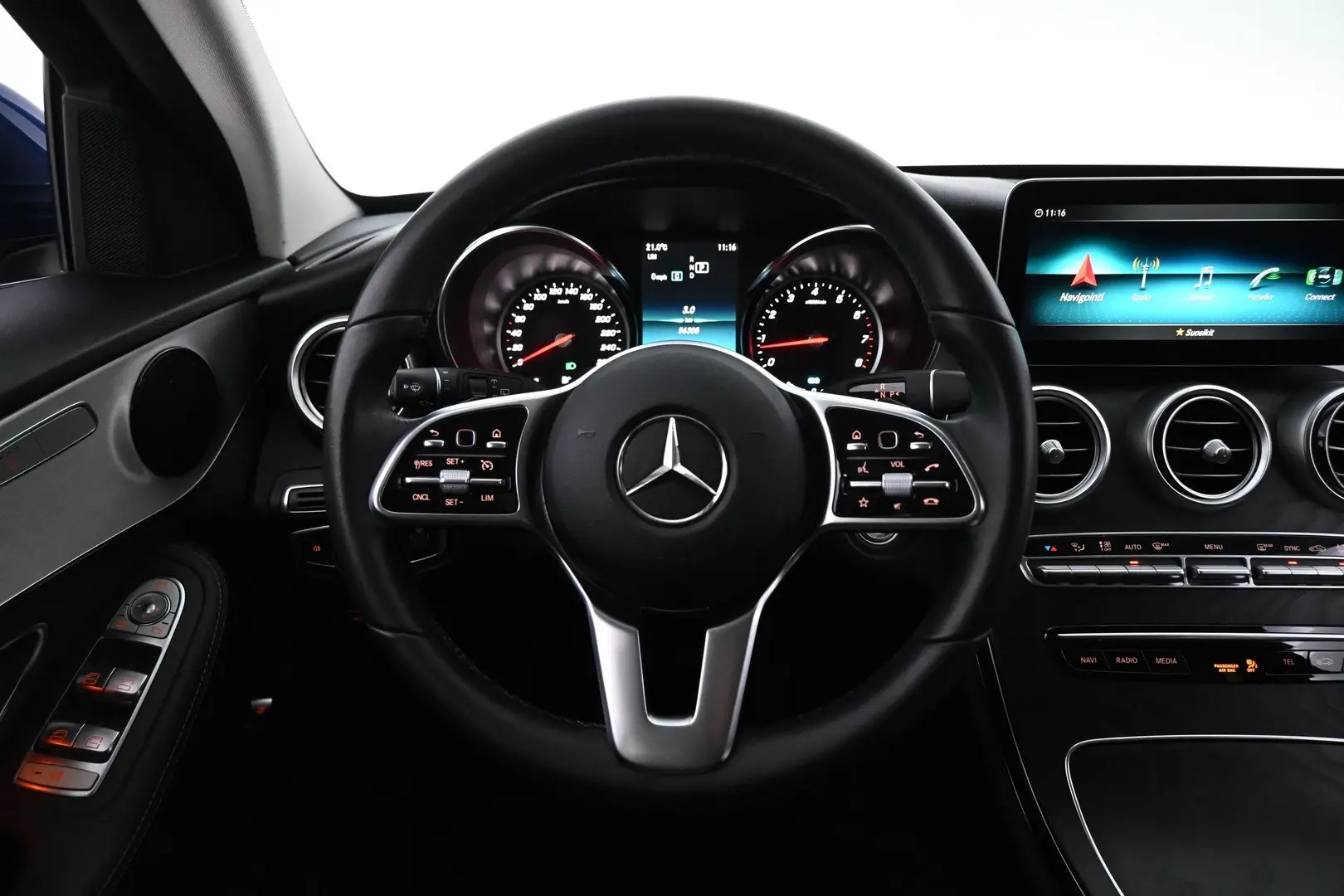 Car Image - 5VJUoan3R2eJA8A6WUd6Ev