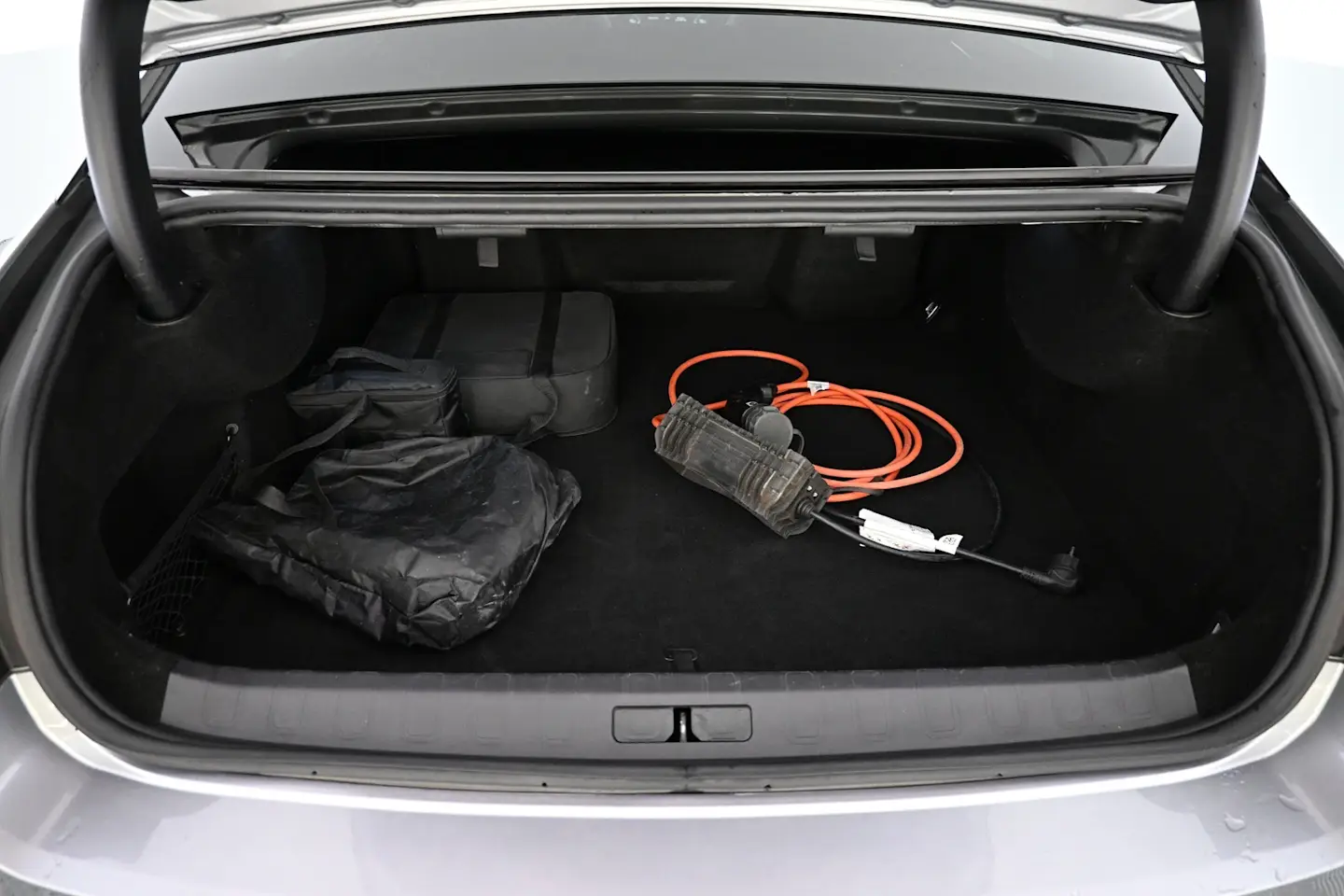 Car Image - 6RLyp1hh0cBLjpz1Xv8WRy