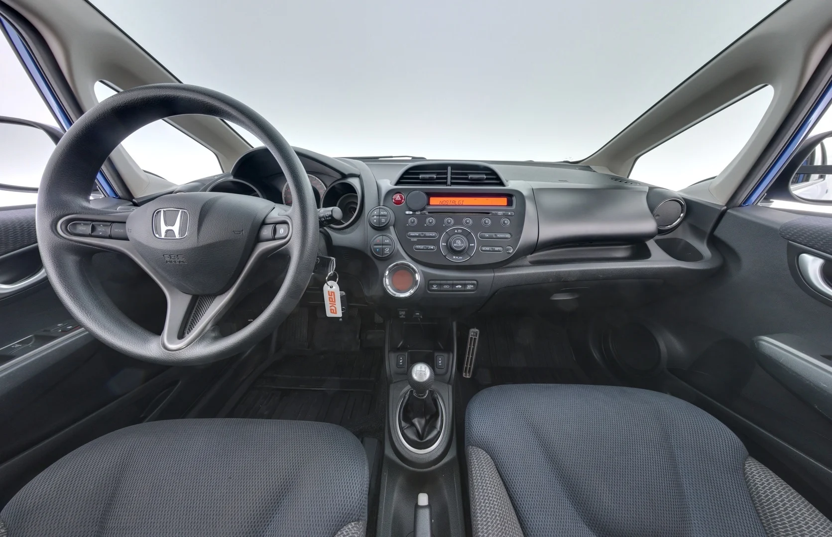 Car Image - gPUiYRVuDjMh27X383HN8