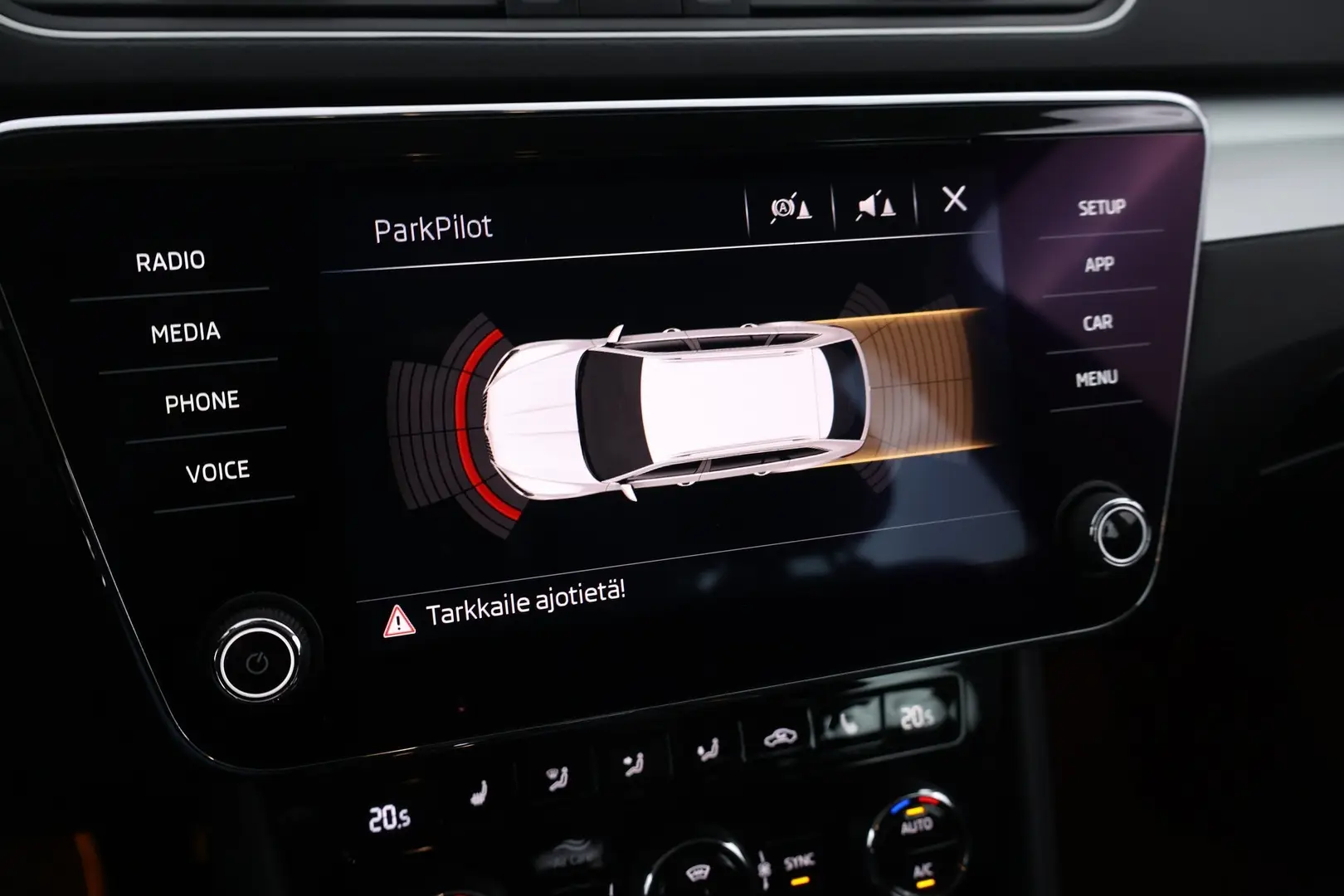 Car Image - rCaJJ6GTmym3gfVvIQGIc