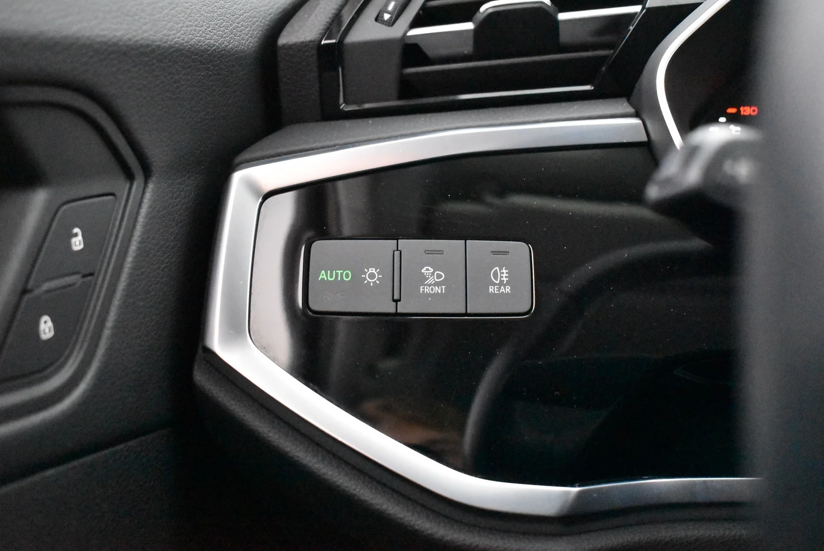 Car Image - jLUX11PJbcvHuckT2pRvM