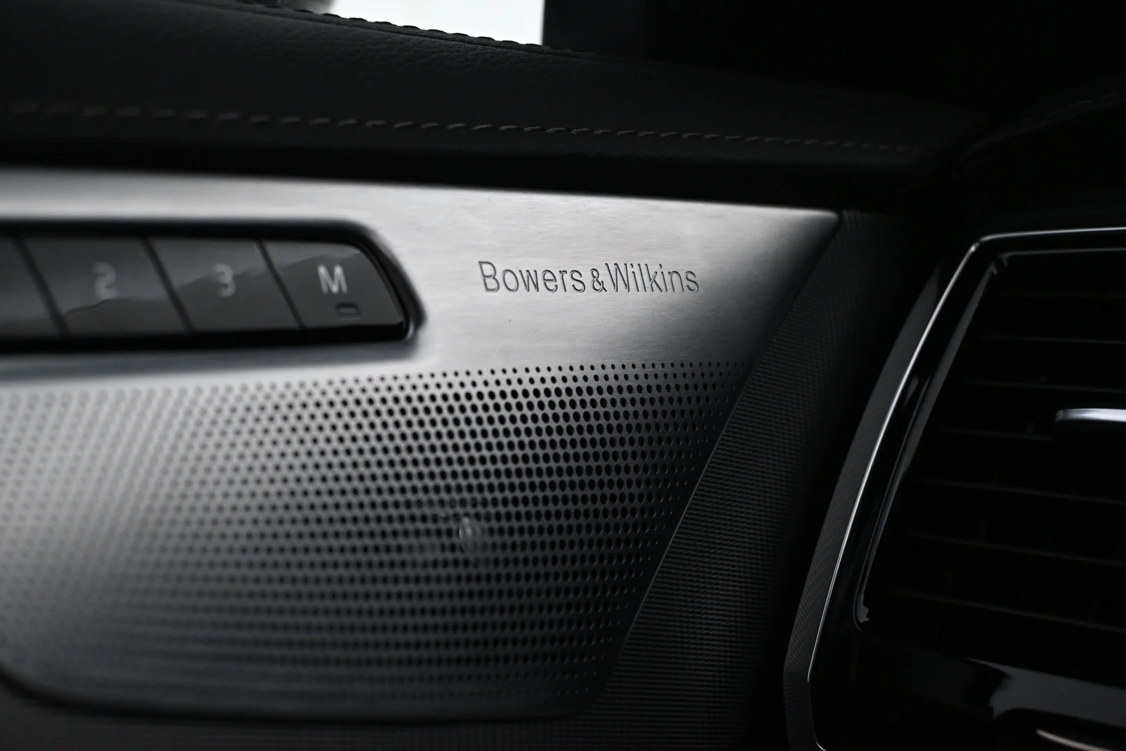 Car Image - 5MEOiK80Yao1MWfNh9WWi6