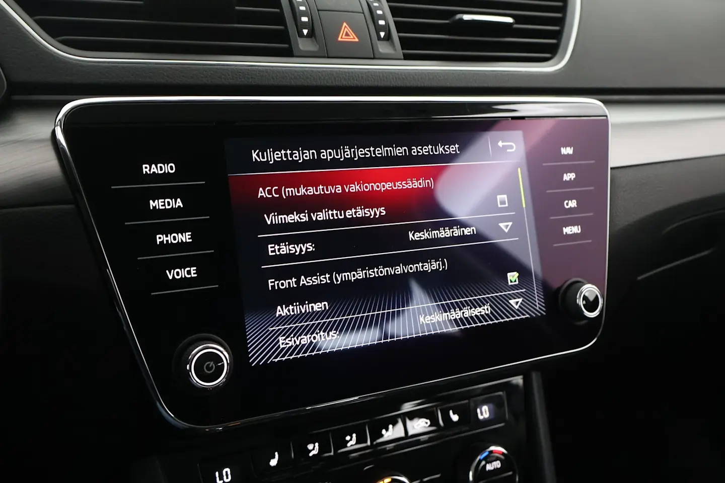Car Image - 3rhj9ttfv7XUEbrP2QINiC