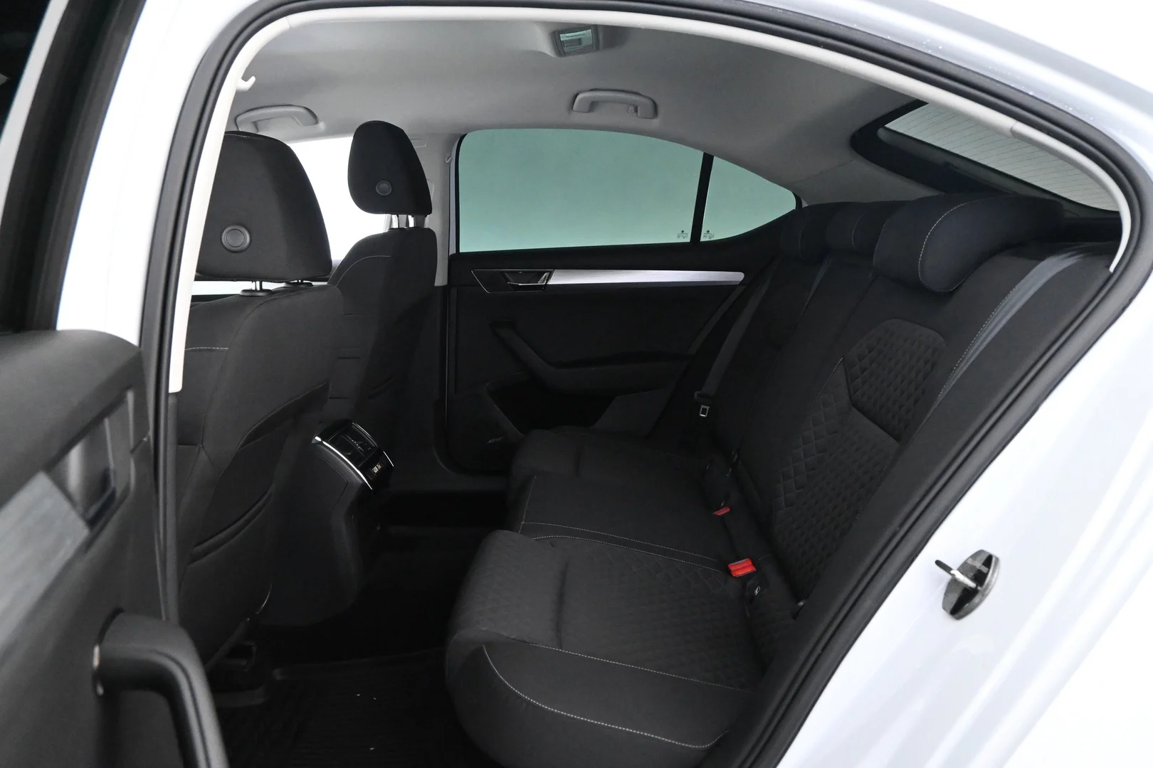 Car Image - 37uLGZlfg4mDXVQZo50t25
