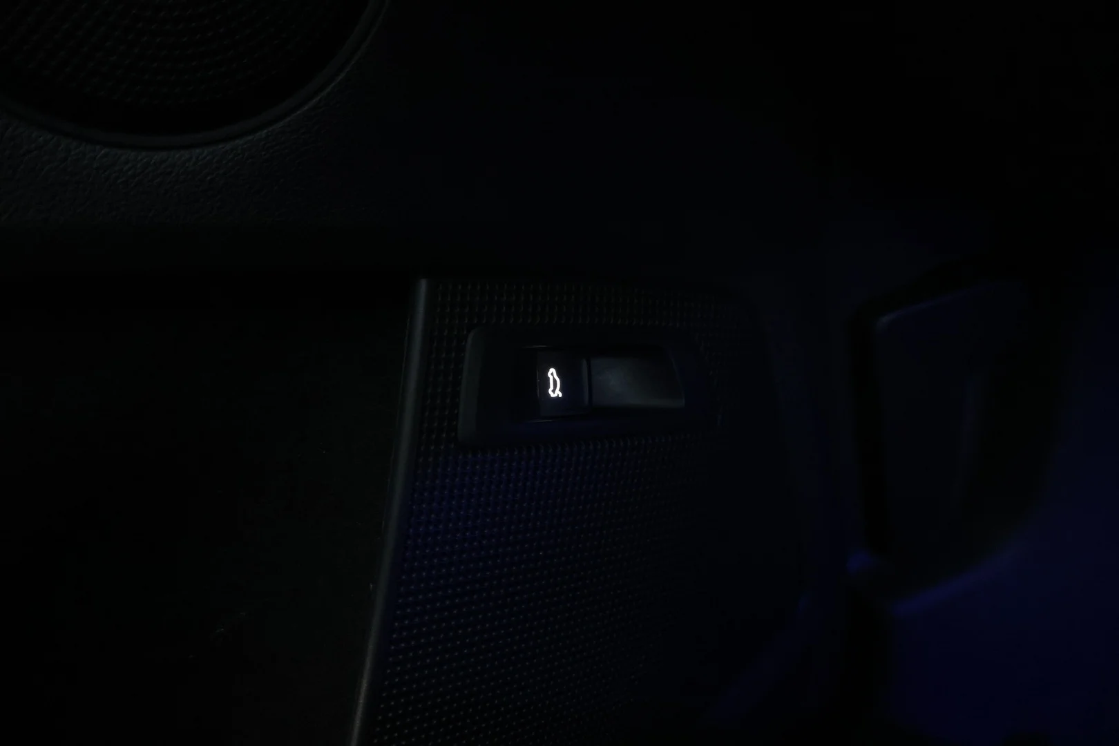 Car Image - 5Q7TPXnHgjJXTB5Whzotox
